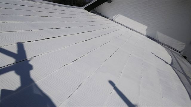 屋根の下塗り２回目塗装