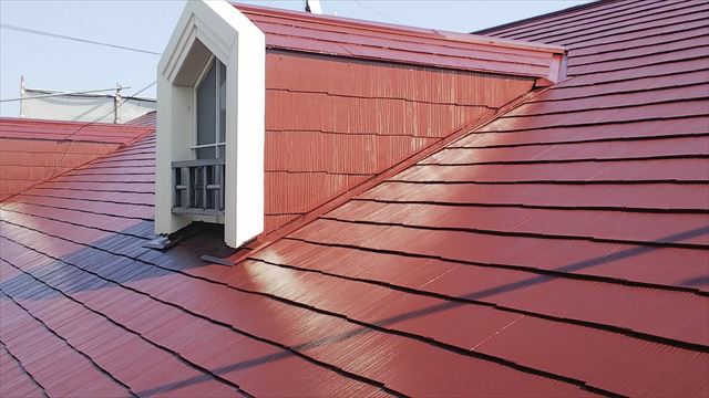 屋根の上塗り塗装、完了です