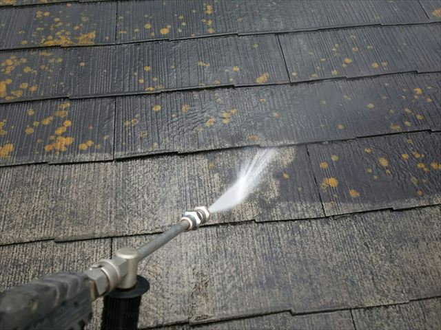 中津川市、屋根の洗浄です