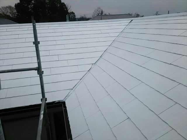 恵那市で屋根下塗り塗装、タスペーサー取付完了です
