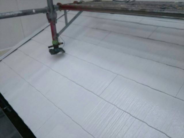 恵那市で屋根下塗り塗装、タスペーサー取付完了です