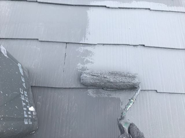 屋根の下塗り２回目の塗装