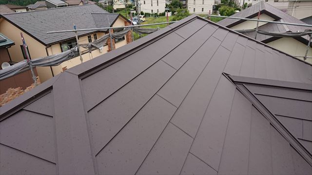 屋根のガルテクト葺き替え