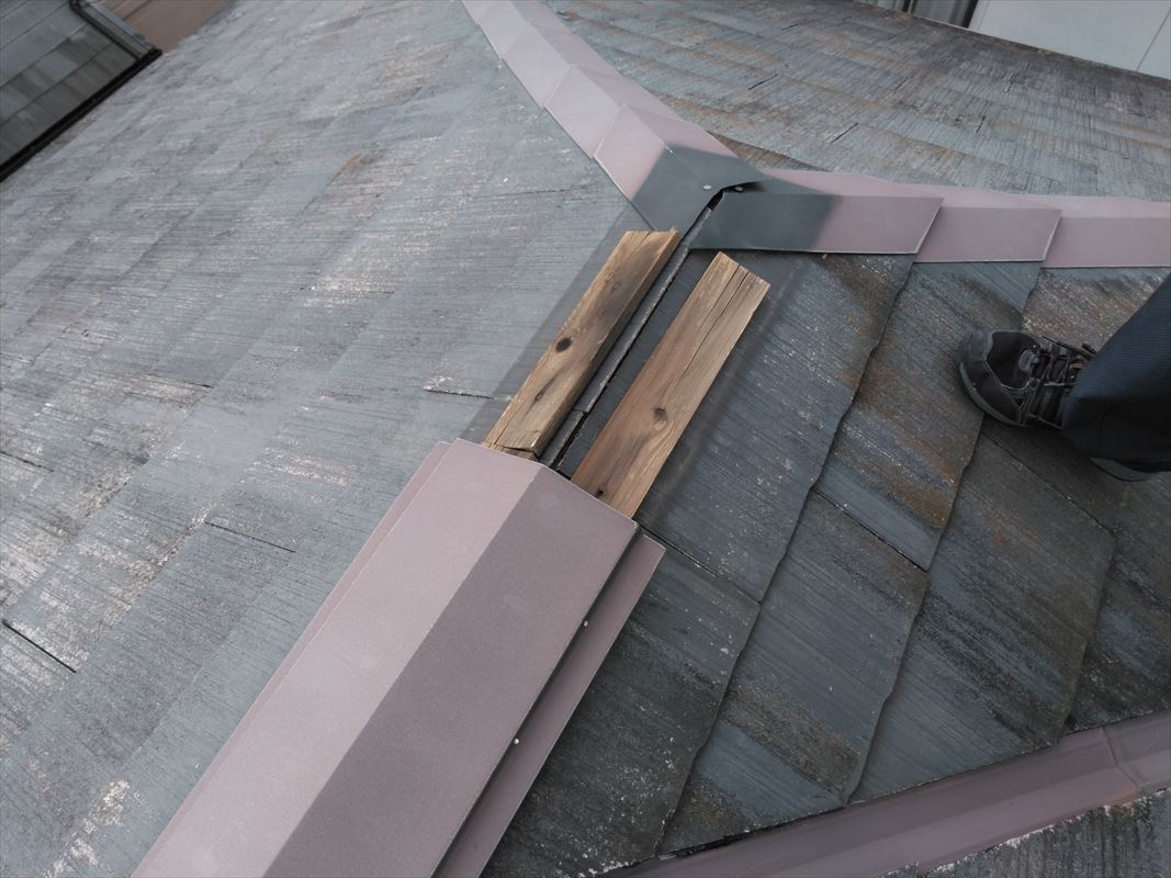 多治見　カラーベスト　棟板金の交換　屋根の頂上の部分